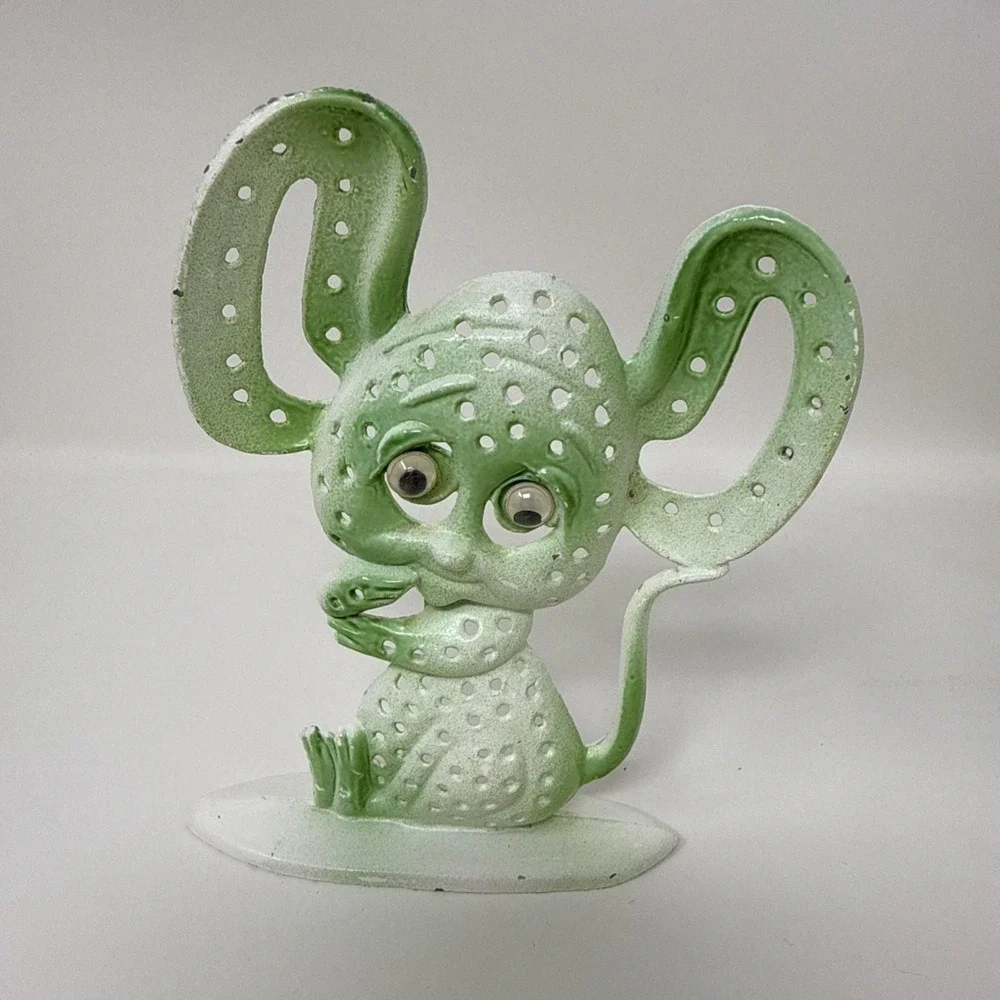 Retro Metal Green MOUSE Shape Earring Holder Google Eyes Revere Mfg USA VTG 70s